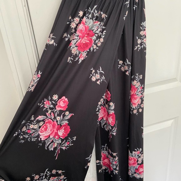 Floral spaghetti strap long sundress with high slit and open back, size M - Picture 4 of 6